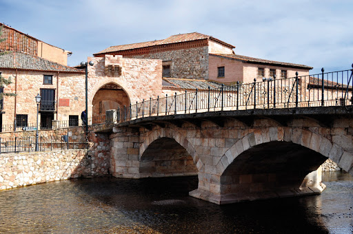 Puente romano Ayllón río Aguisejo